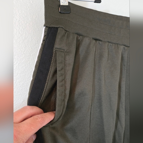 Hollister Olive Green Jogger Pants Size Large - Picture 3 of 8
